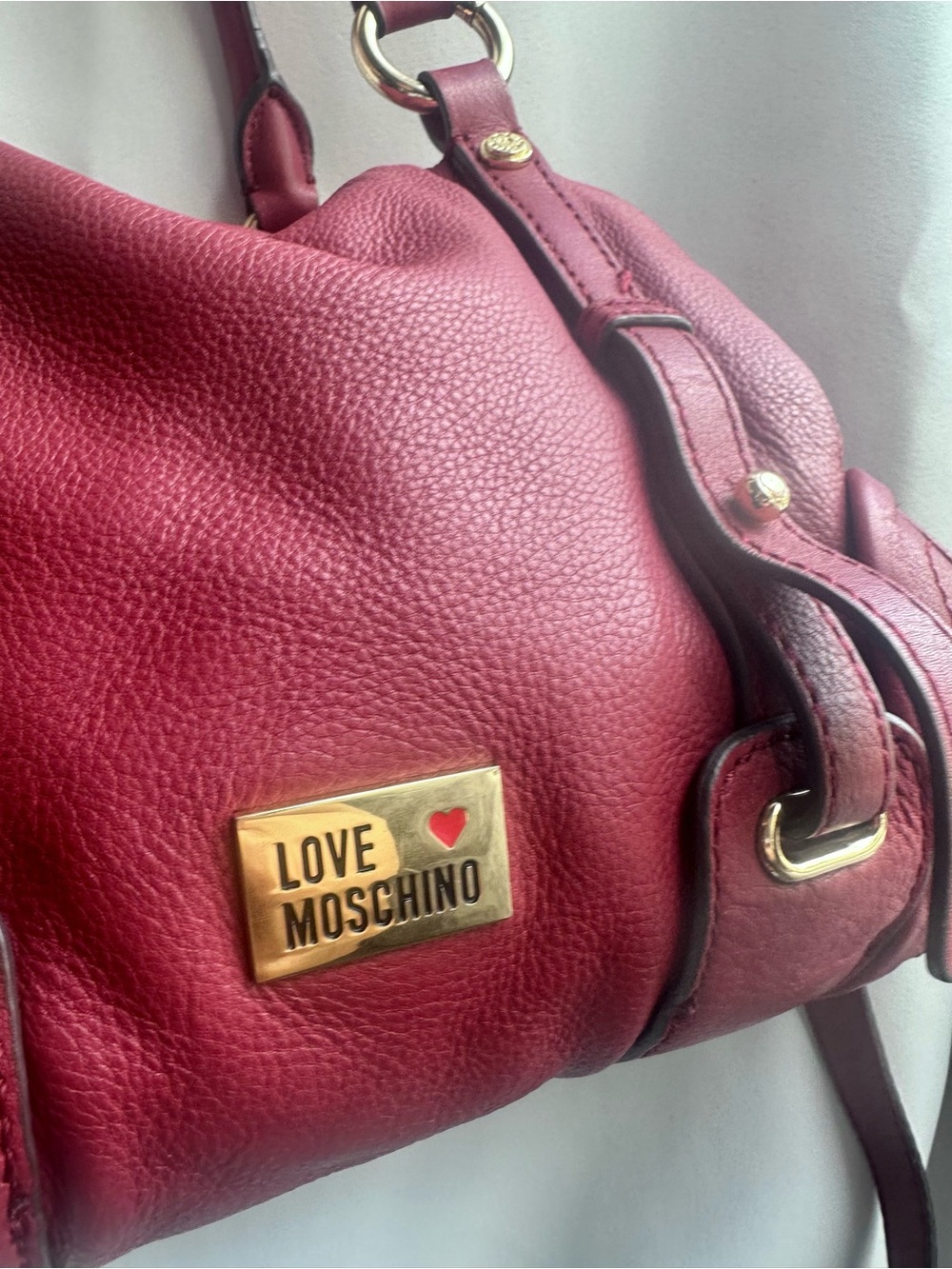 Love Moschino Red Shoulder Bag with Gold Hardware - Picture 2 of 8